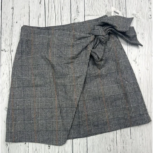 Wilfred by Aritzia Wool and Cashmere blend wrap shirt plaid mini size 0 - Picture 5 of 14